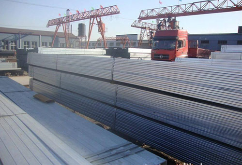 Rectangular steel tube